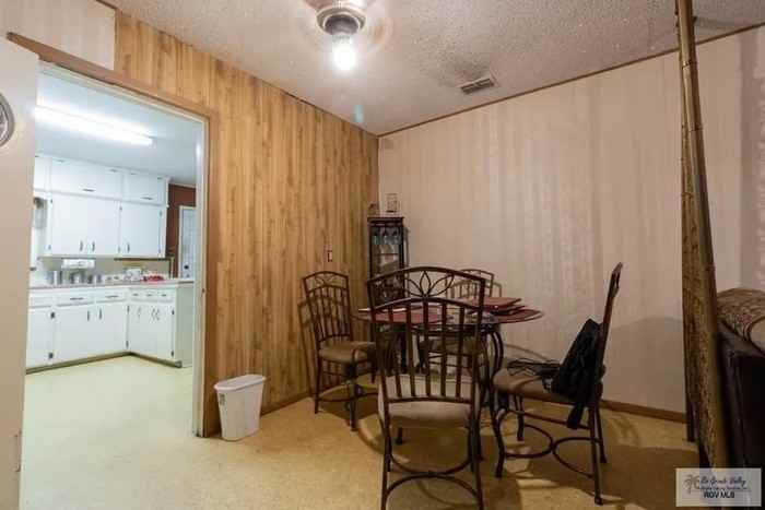 1202 W Madison Ave - Photo 5 of 9