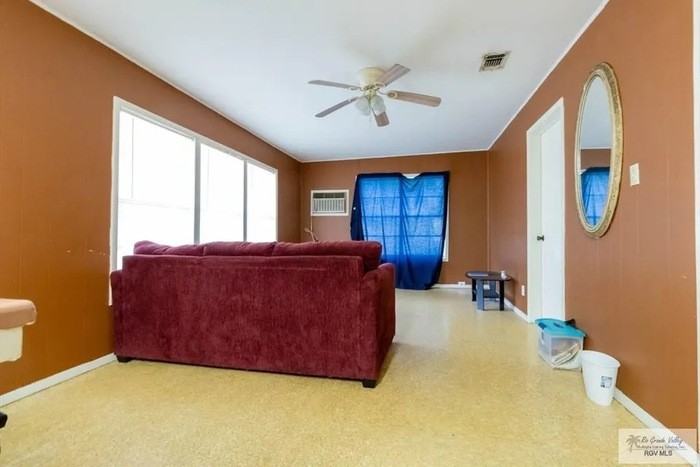 1202 W Madison Ave - Photo 6 of 9