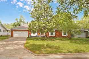 1919 E Meadow Dr - Photo 1 of 1