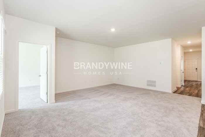 7533 Saffron Ave - Photo 6 of 25