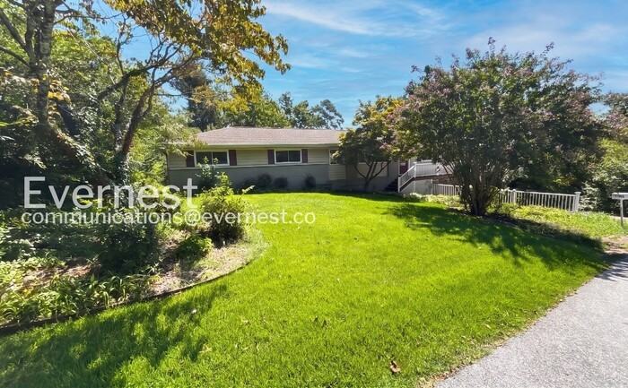 826 Claremont Ct - Photo 2 of 29