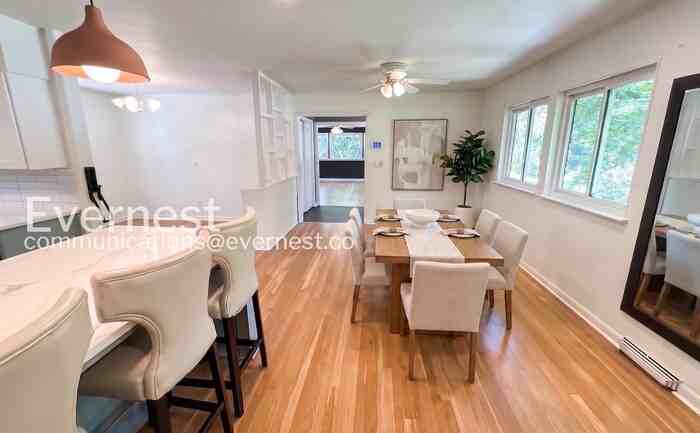 826 Claremont Ct - Photo 4 of 29