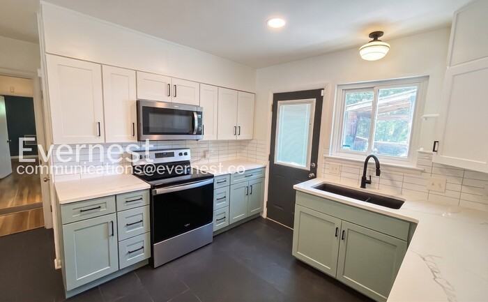 826 Claremont Ct - Photo 7 of 29