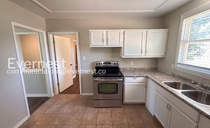 3901 Kenwood Dr Nw - Photo 5 of 23