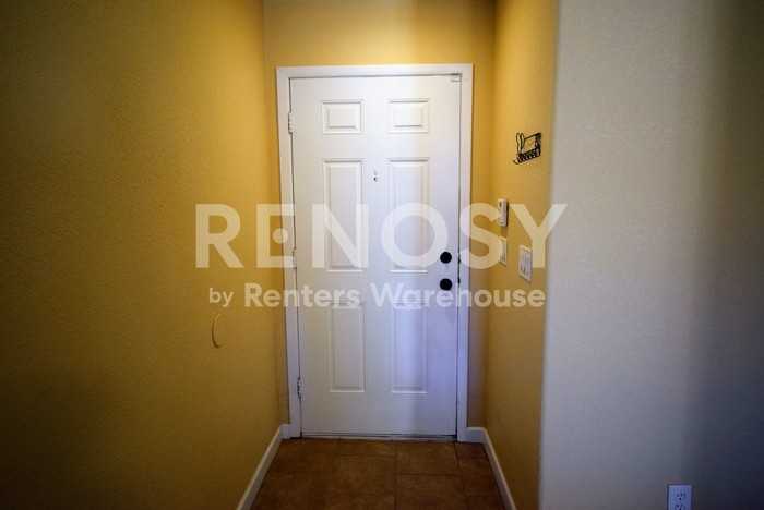 5333 Iron Crossing Ave - Photo 3 of 46