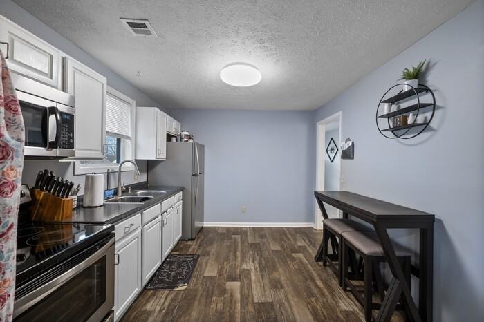 1232 Paradise Hill Rd - Photo 3 of 11
