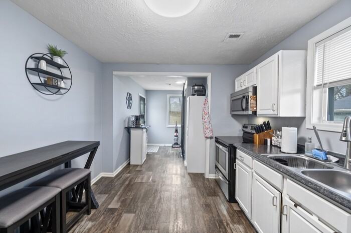 1232 Paradise Hill Rd - Photo 5 of 11