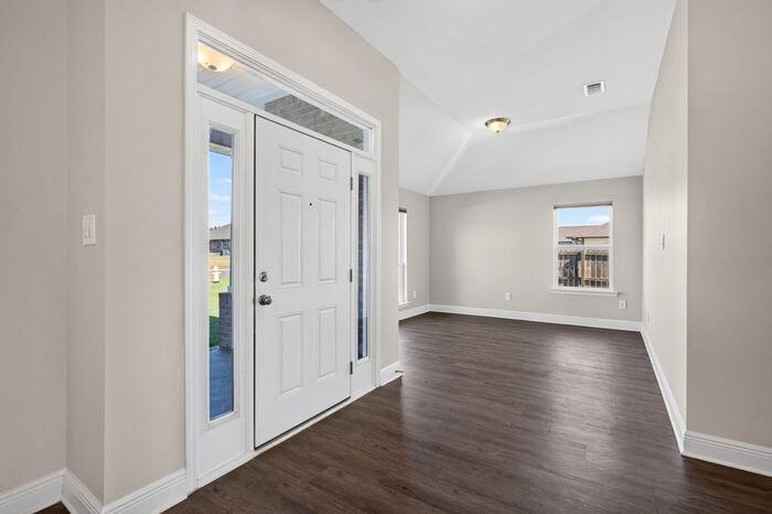 15028 Emersyn Ln - Photo 7 of 49
