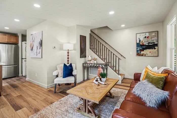 1502 Bryan St - Photo 4 of 19