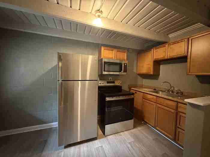 1119 Gurley St #3 - Photo 2 of 12