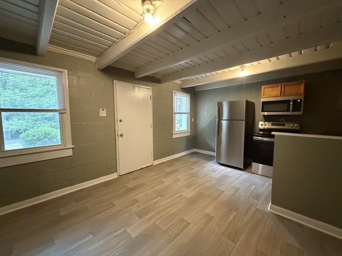 1119 Gurley St #3 - Photo 3 of 12