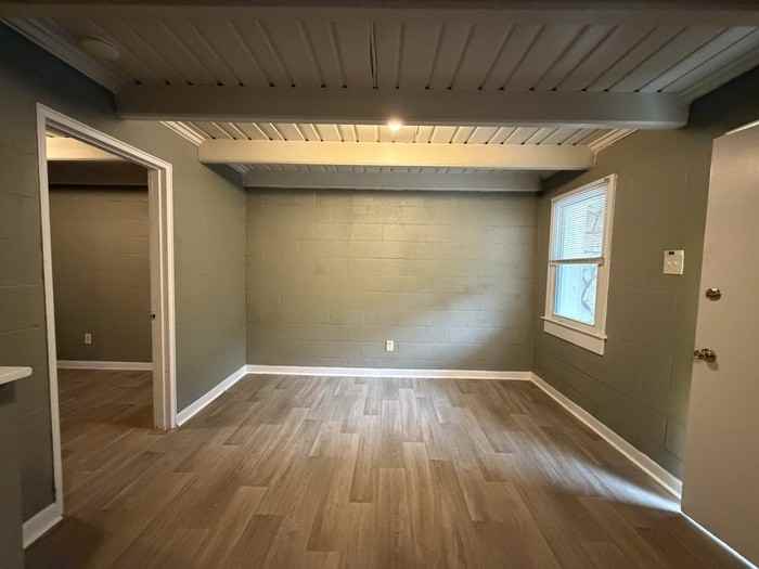 1119 Gurley St #3 - Photo 4 of 12