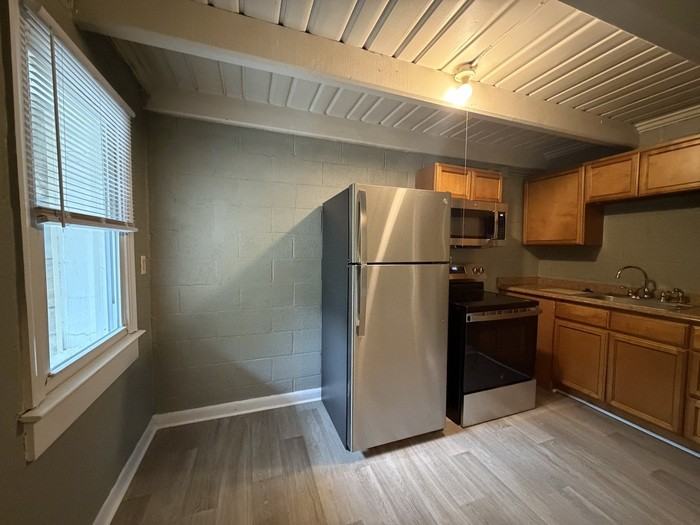 1119 Gurley St #3 - Photo 6 of 12