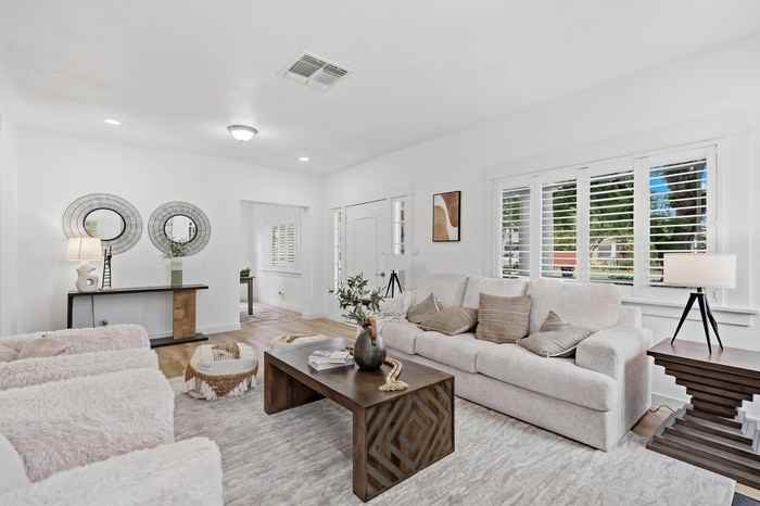 331 Chester Pl - Photo 4 of 50