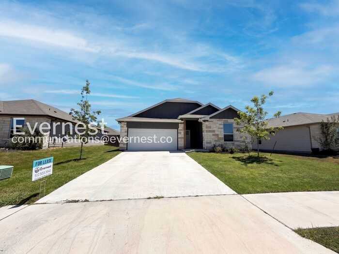 726 Freedom Cir - Photo 2 of 19