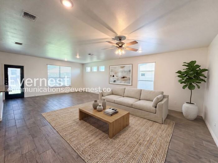 726 Freedom Cir - Photo 3 of 19