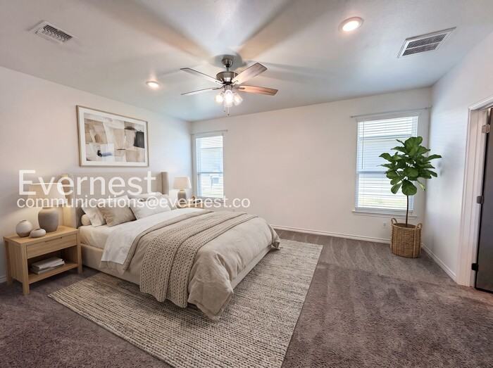 726 Freedom Cir - Photo 4 of 19