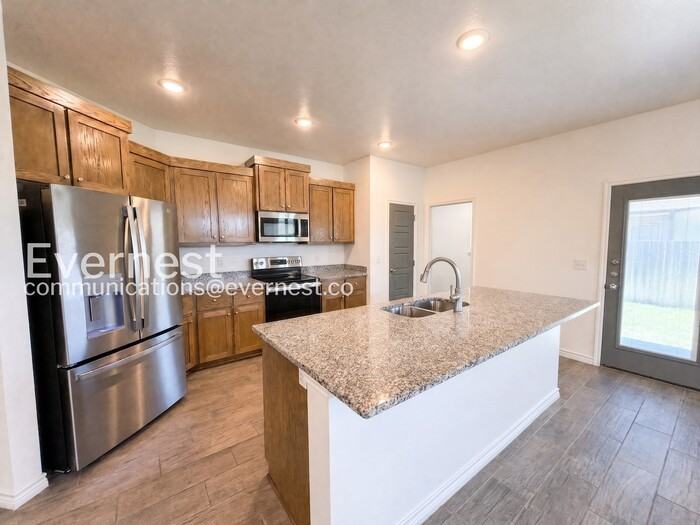 726 Freedom Cir - Photo 5 of 19
