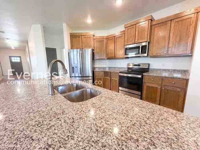 726 Freedom Cir - Photo 6 of 19