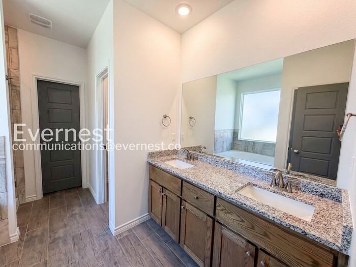 726 Freedom Cir - Photo 7 of 19