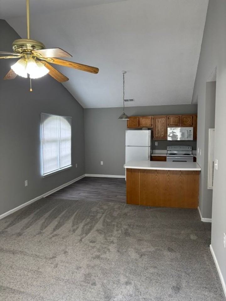 1751 Harvell St - Photo 2 of 10