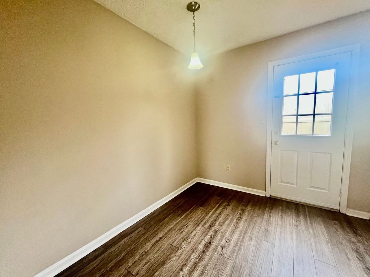 Oak Villa Apartments - Photo 4 of 17
