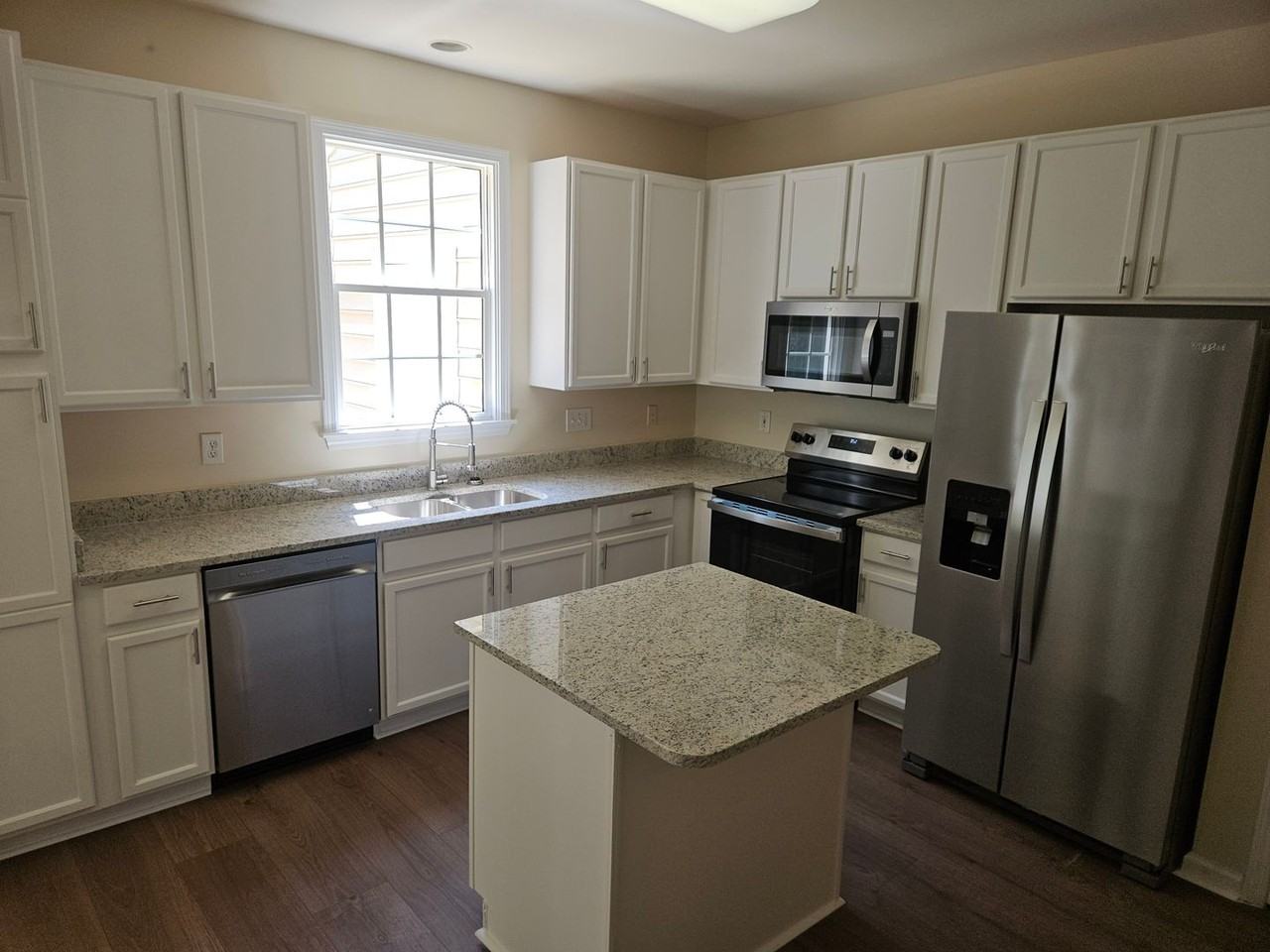 5601 Picnic Rock Ln - Photo 7 of 28
