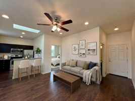 featured image of 4720 Ne Glisan St