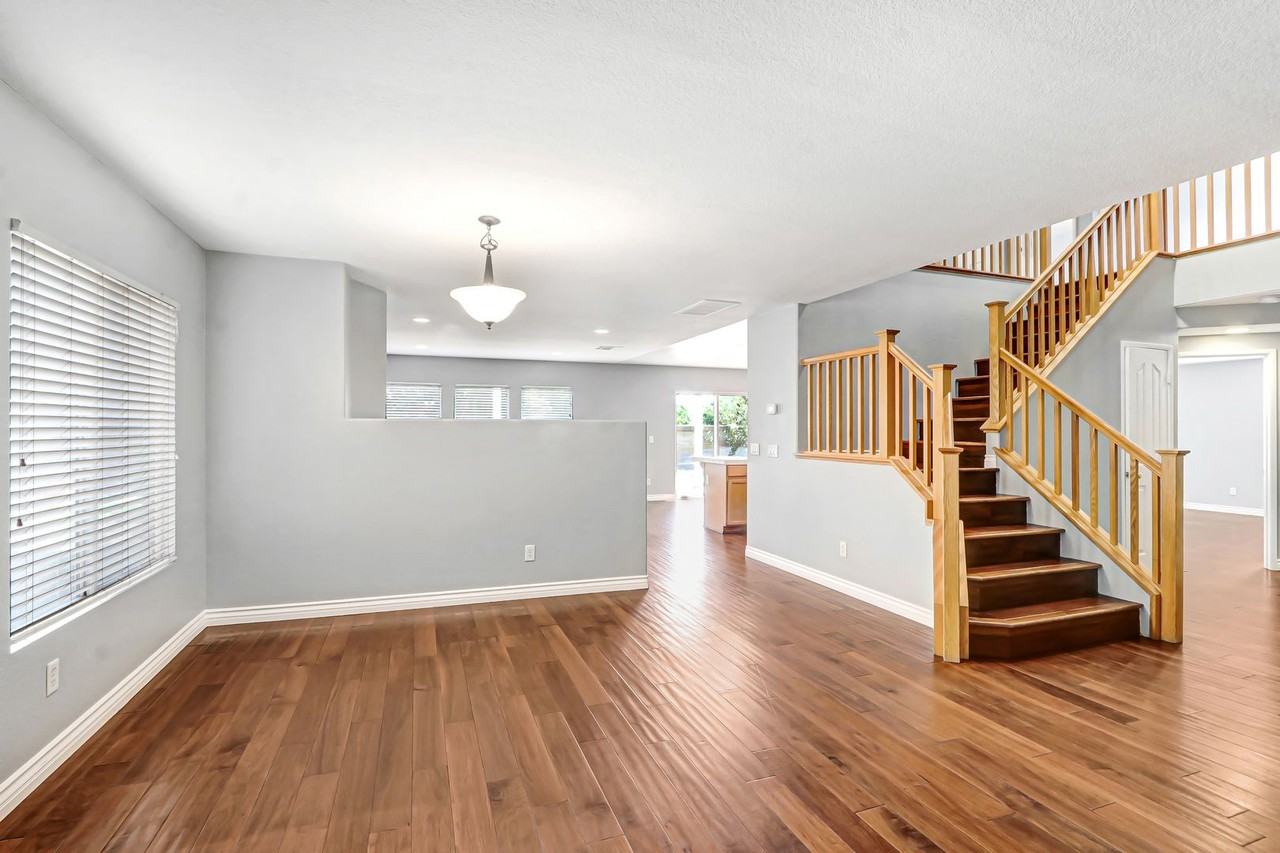 11495 Chesterton Dr - Photo 4 of 34