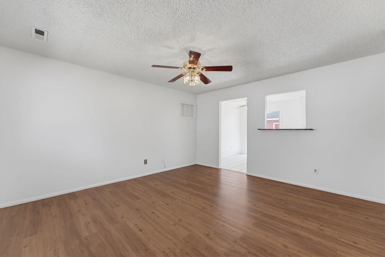 2501 N Jill Cir - Photo 3 of 17
