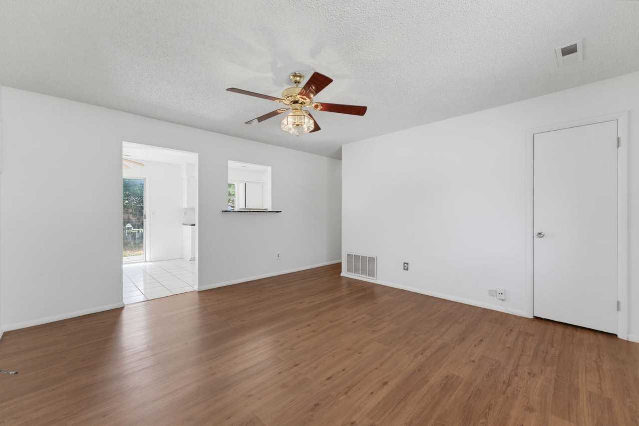 2501 N Jill Cir - Photo 4 of 17