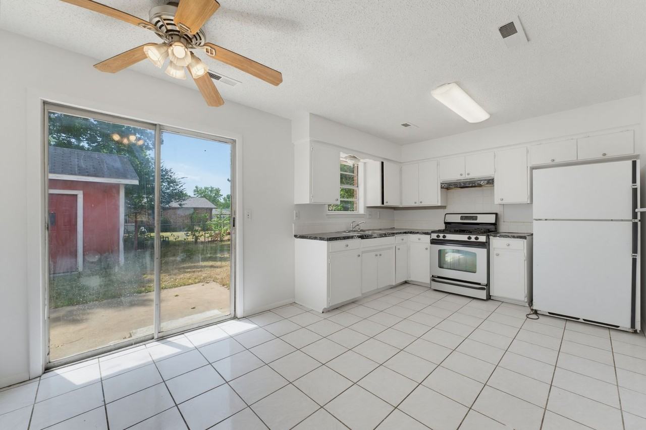 2501 N Jill Cir - Photo 5 of 17