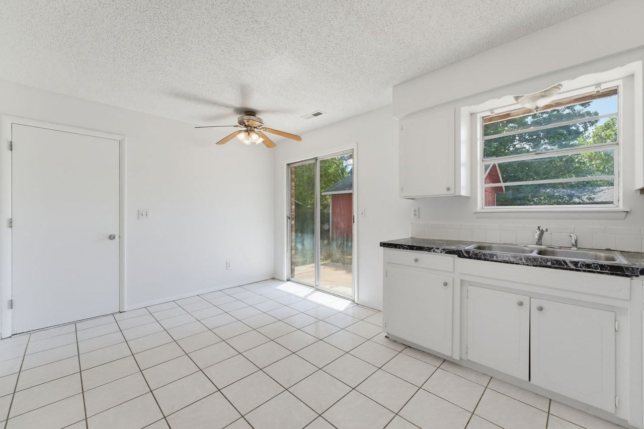 2501 N Jill Cir - Photo 7 of 17