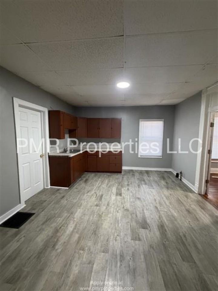 2611 Mary St - Photo 2 of 11