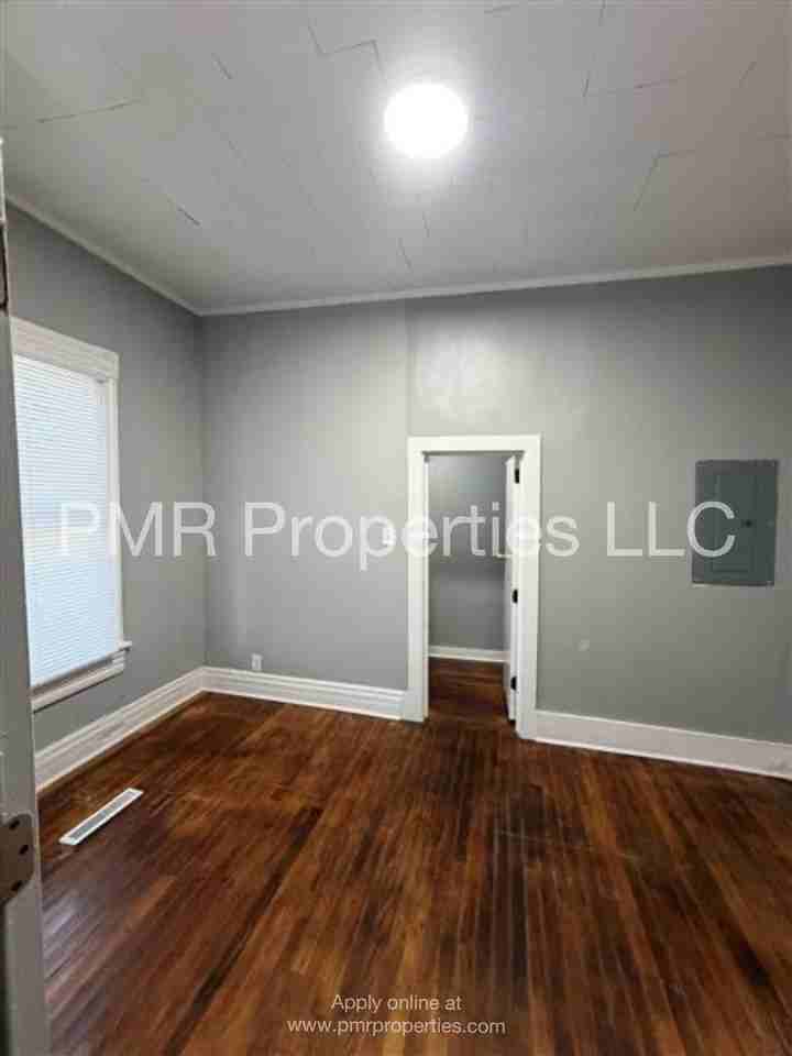 2611 Mary St - Photo 5 of 11