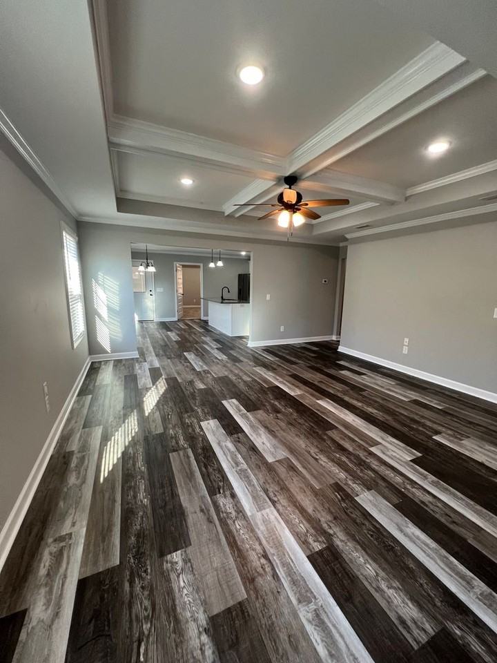 225 Edith Way - Photo 3 of 15
