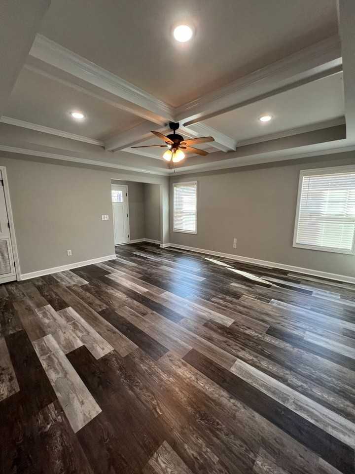 225 Edith Way - Photo 4 of 15