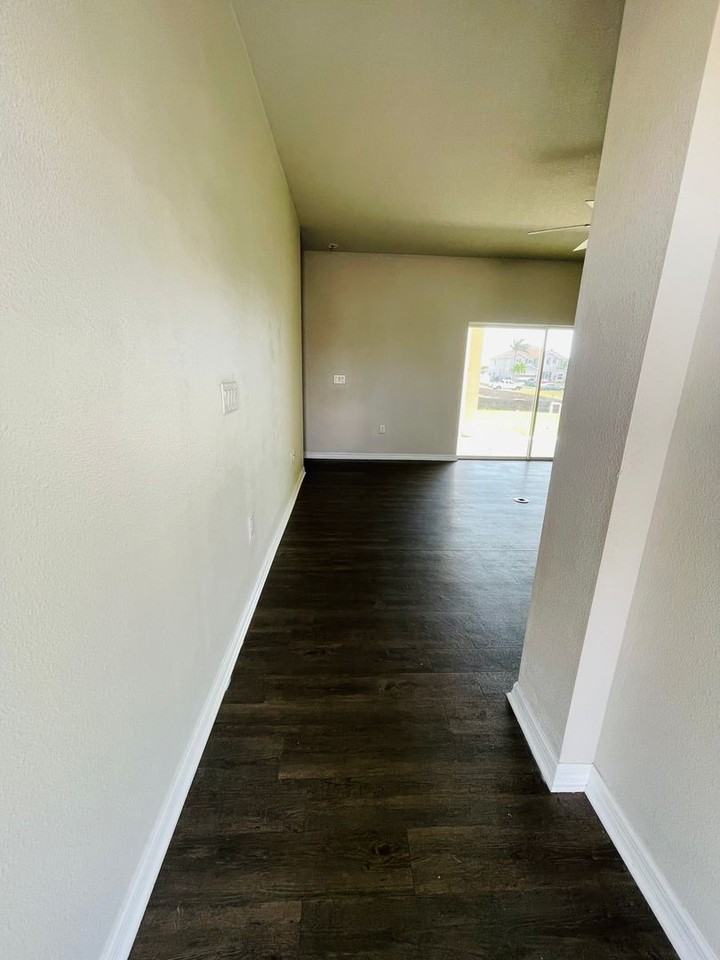 1700 Nw 6th St - Photo 3 of 28