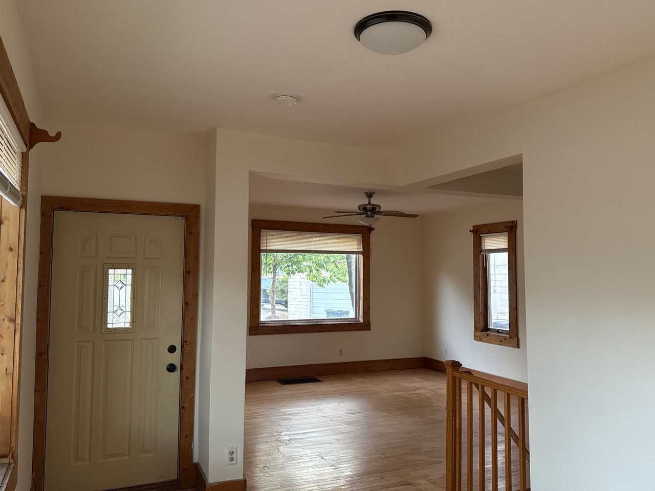 869 Beech St - Photo 3 of 12