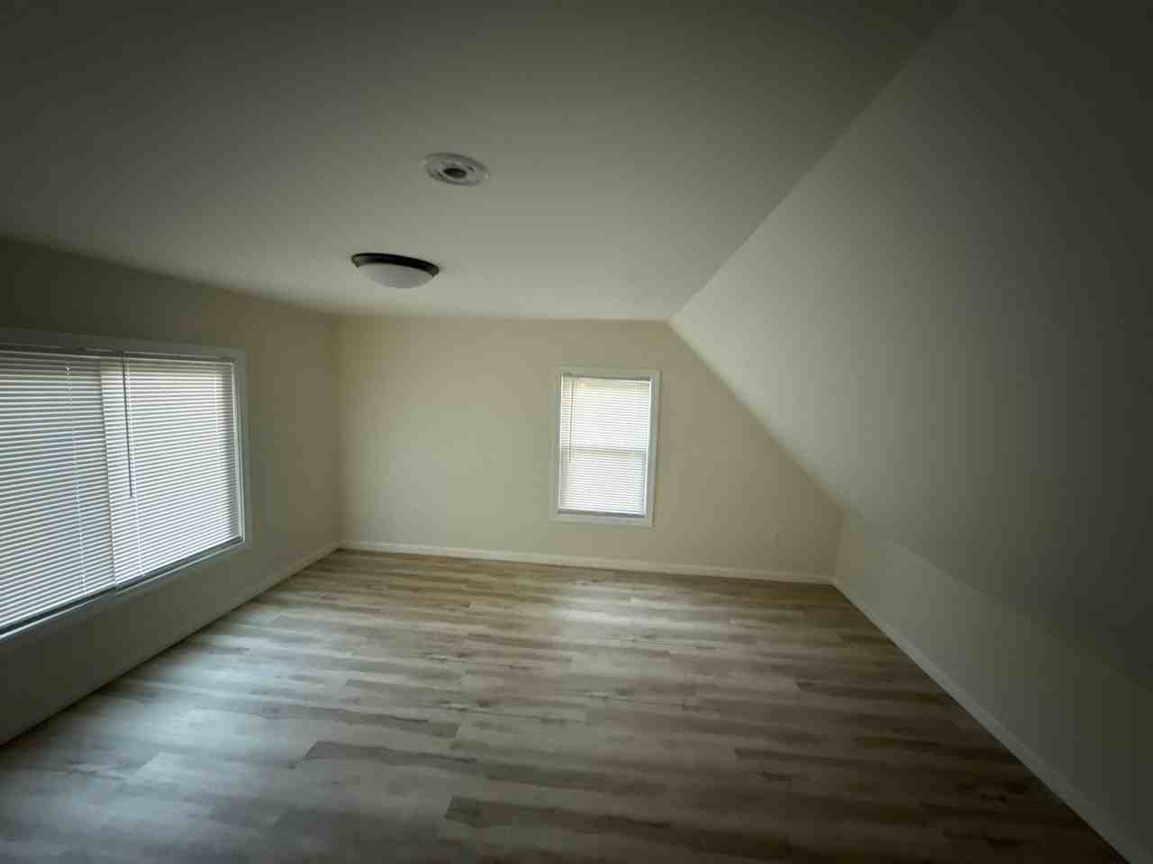 869 Beech St - Photo 6 of 12