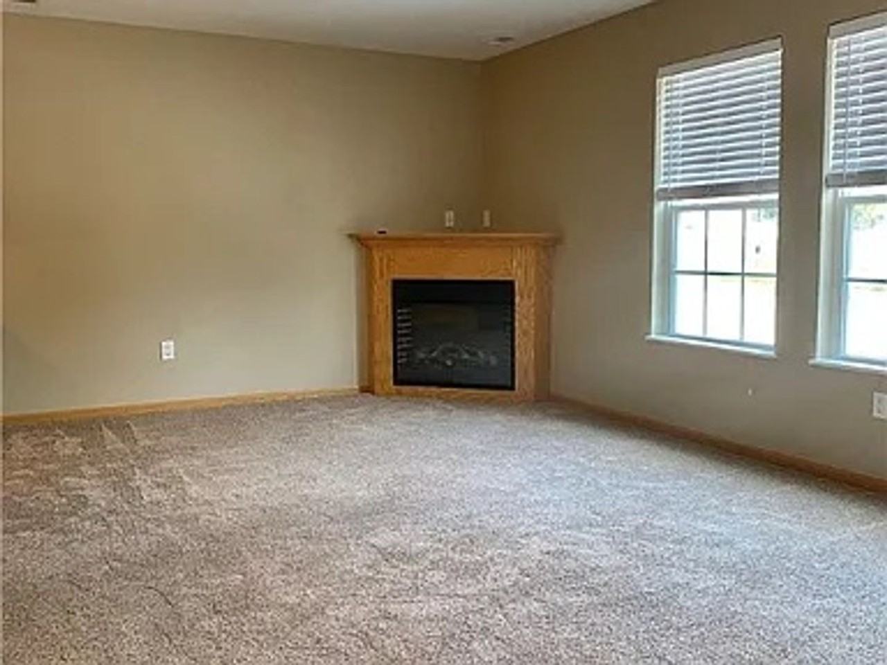 3005 Sw Sharmin Ln - Photo 2 of 14