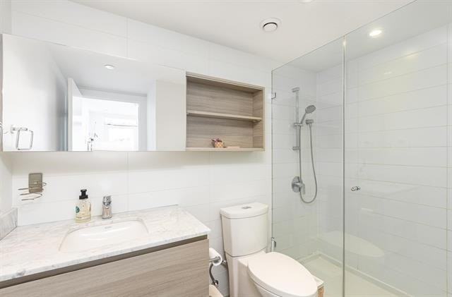 988 Quayside Drive #1409 - Photo 7 of 14