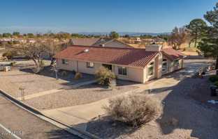 featured image of 2861 Saint Andrews Dr