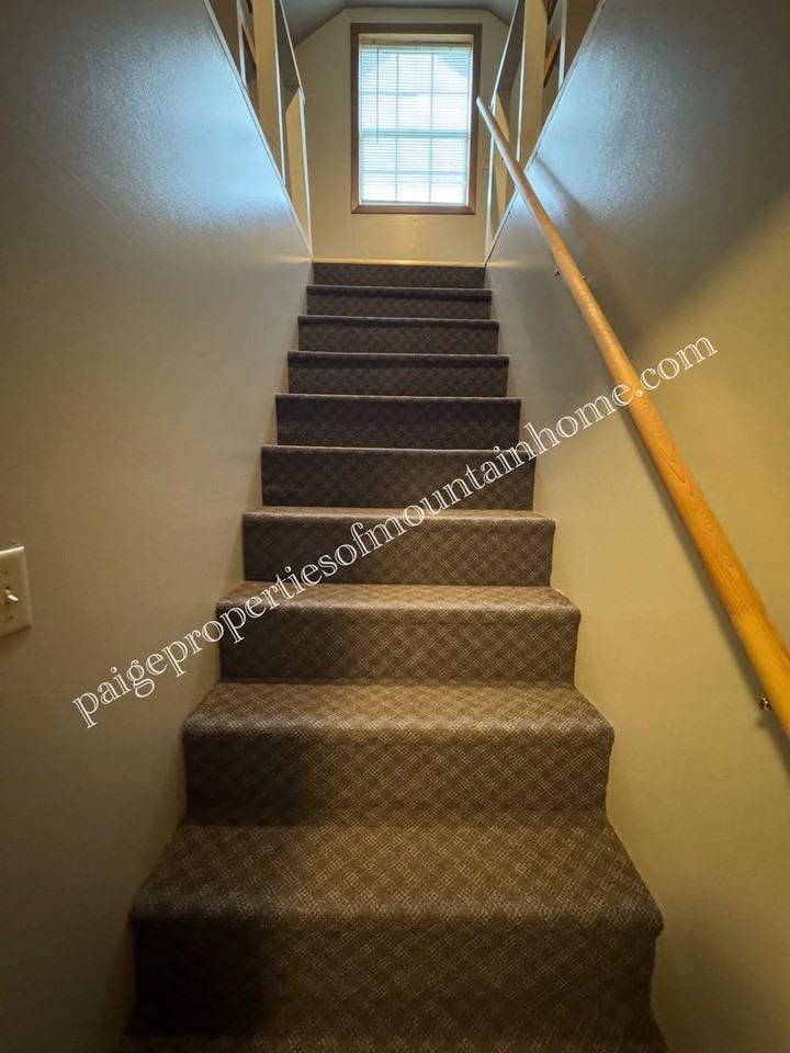 1505 Gregg Rd - Photo 4 of 23