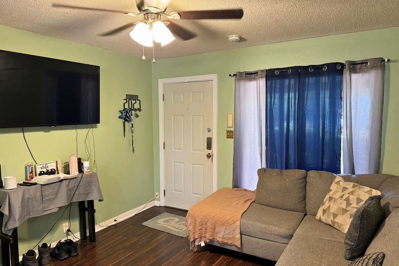 1113 Harlan Ave - Photo 3 of 28