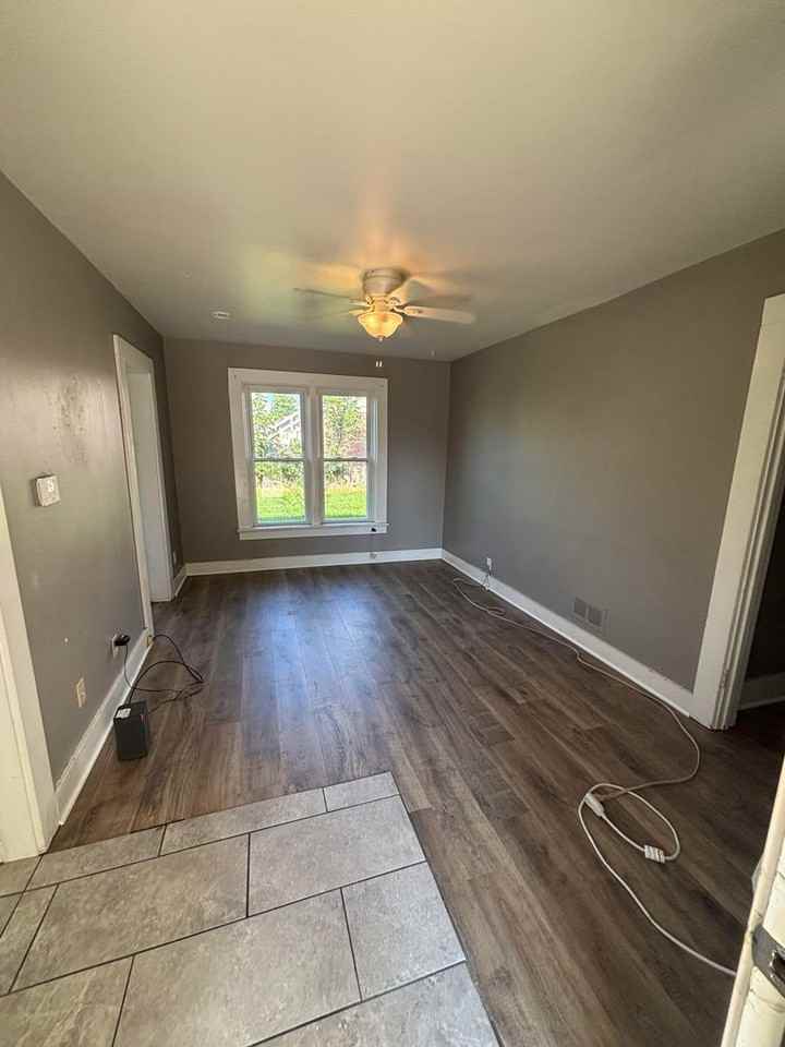703 State St - Photo 2 of 7