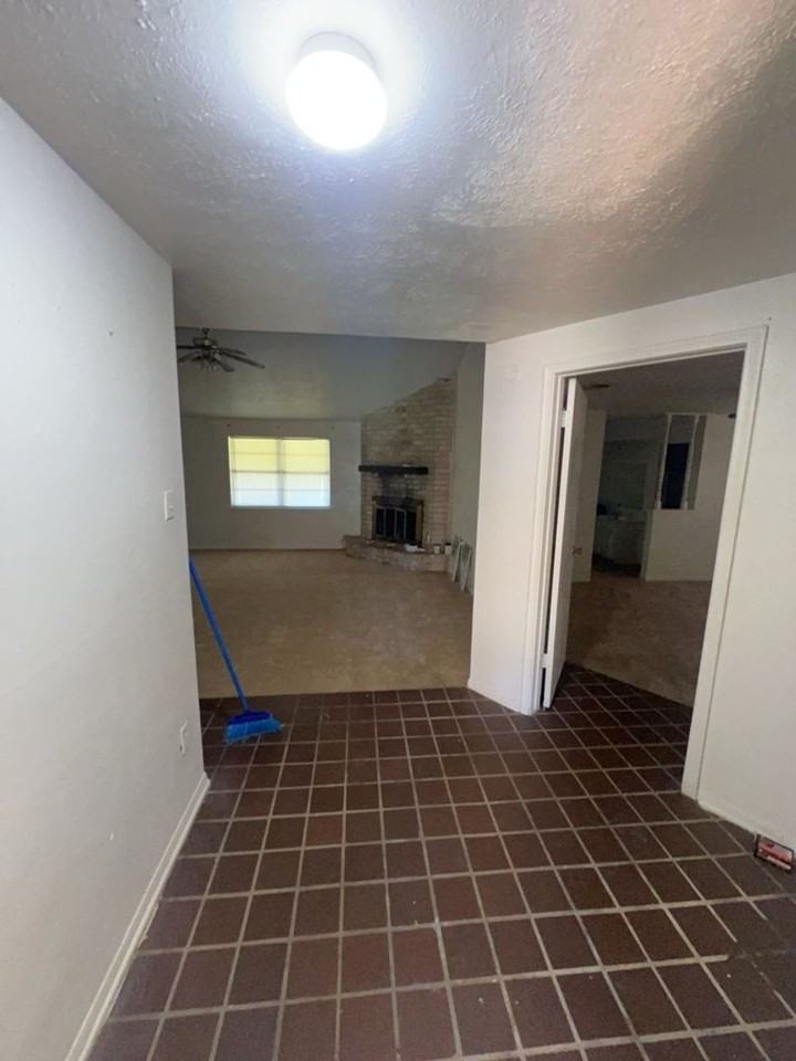 14834 Keelby Dr - Photo 3 of 10