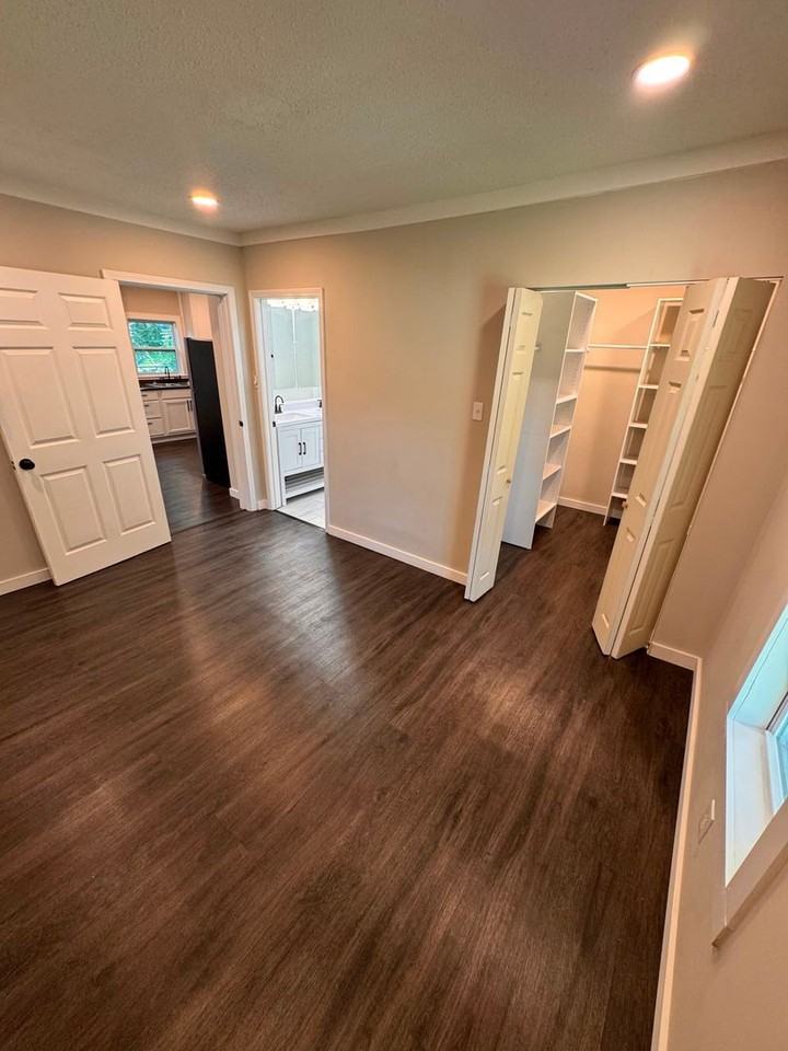 316 E Forest Ave - Photo 2 of 17