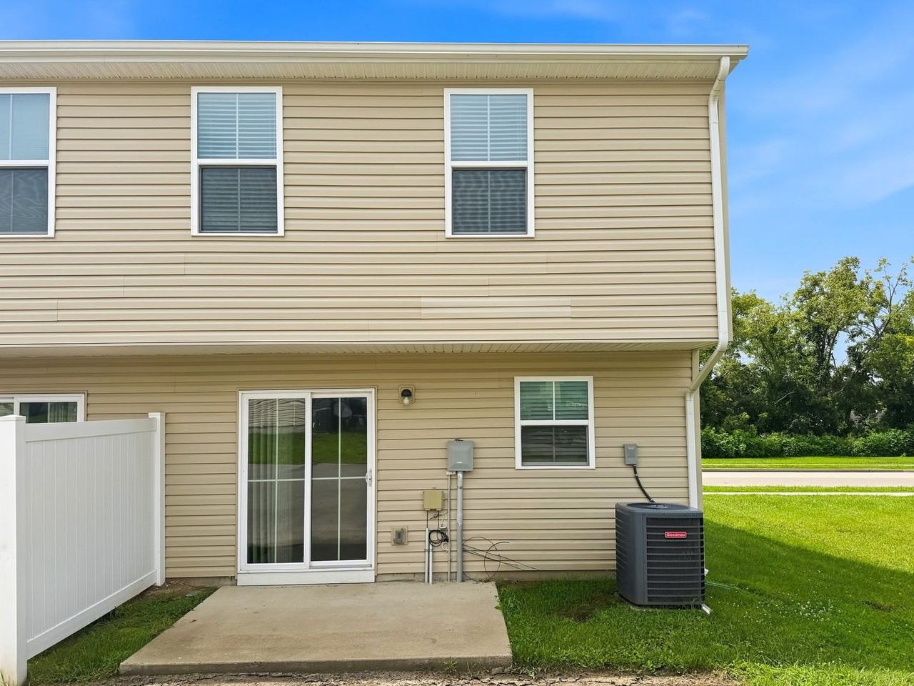 1241 Havenbrook Dr - Photo 3 of 17