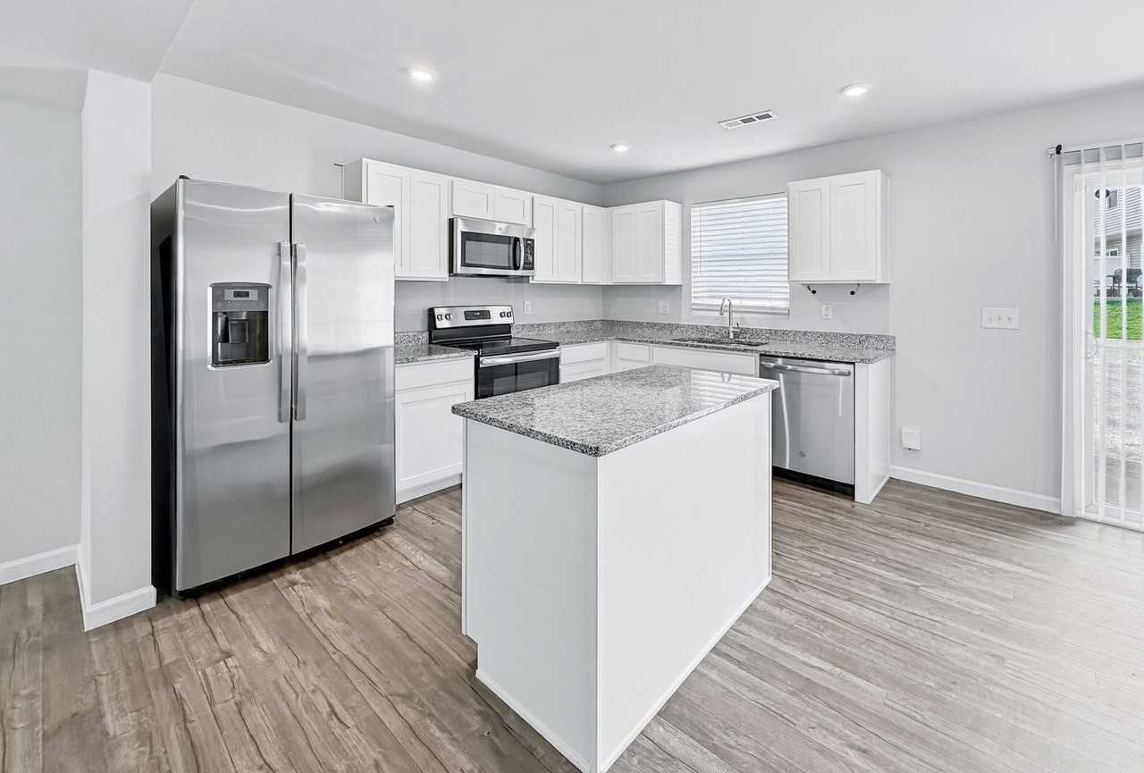 1241 Havenbrook Dr - Photo 4 of 17